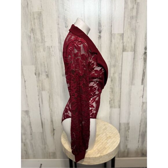 Laced bodysuit size medium - Picture 7 of 7